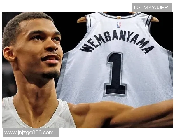 48.8万美金！文班亚马签字球星卡天价成交 创个人签名卡历史纪录